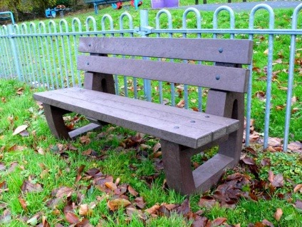 Bradley Garden Bench | Park Bench | Recycled plastic