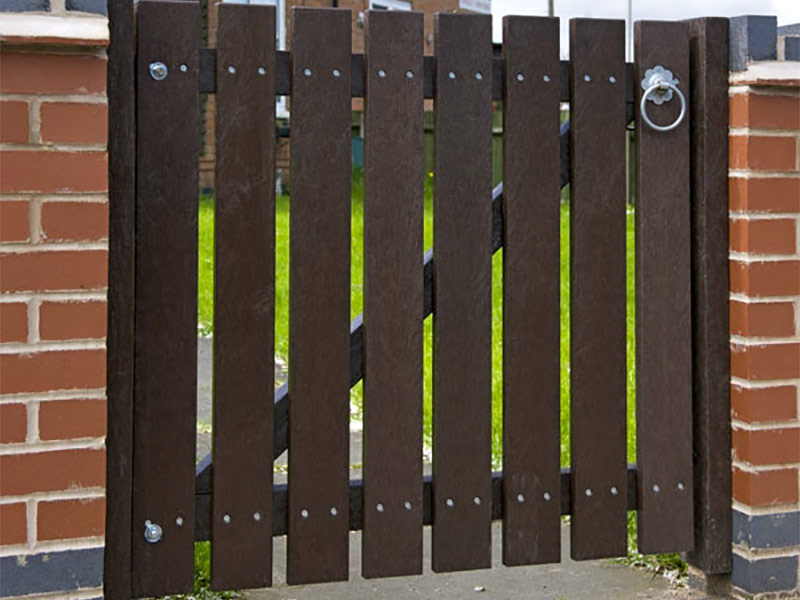 Recycled Mixed Plastic Picket Gate